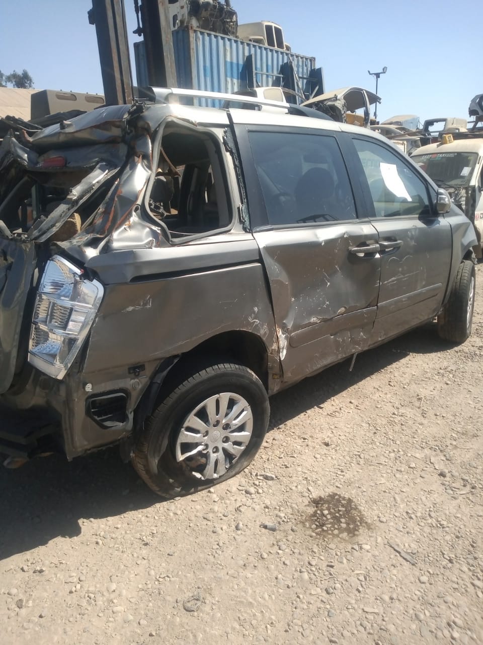  Kia CARNIVAL 2011    EN DESARME